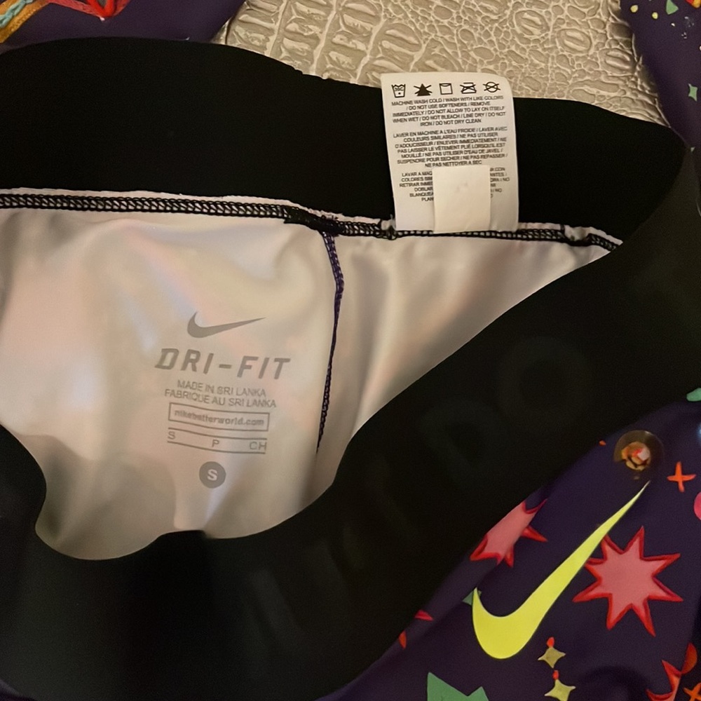 Nike Work out tights Dry-Fit size SMALL (worn once) Burning Man Vibes - Picture 11 of 16